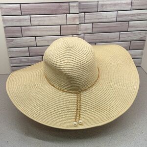 Studio Collection Staw hat Women’s OS Fits all excellent condition 18’ diameter